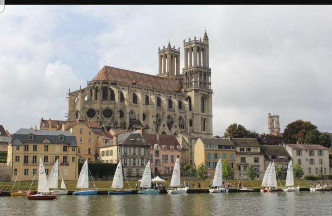 Verdun Mantes-la-Jolie Bagian luar foto